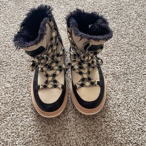 Kate spade black houndstooth cream snow boots 8